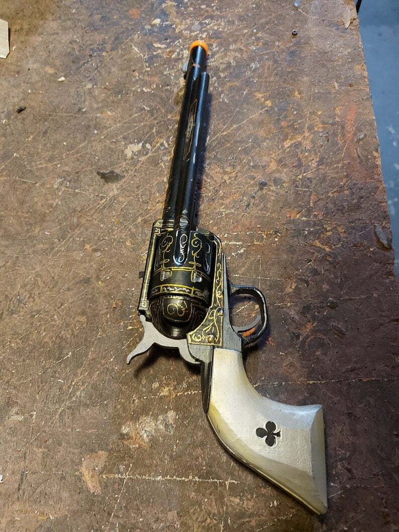 Lucky toy prop fall out