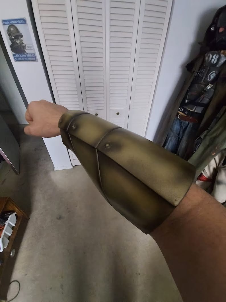 Legate Lanius Bracers Pair
