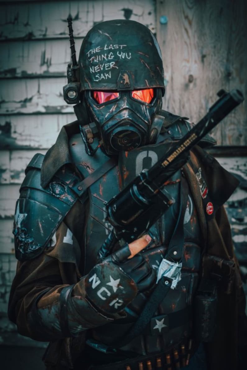 NCR Ranger Cosplay. Veteran, Desert and Elite Riot options! + Free vault 13 flask with all parts